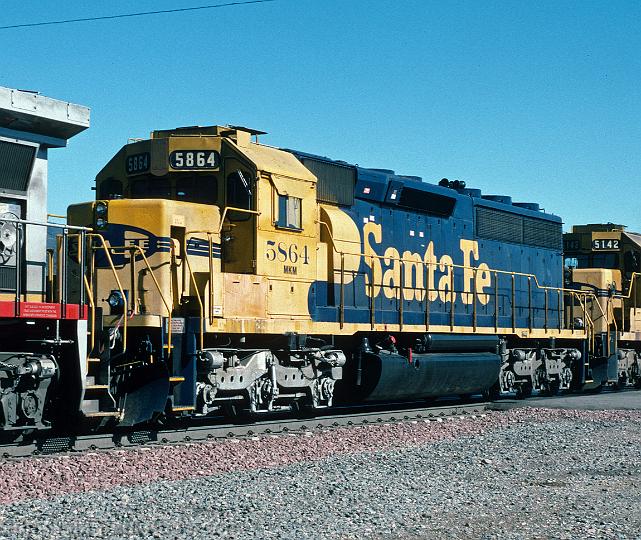 ATSF 5864 - SD45-2.jpg